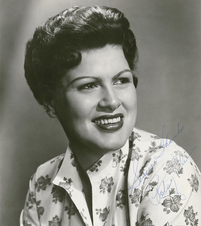 Patsy Cline in a 1960 Decca Records publicity portrait, a year before her Nashville Sound breakthrough I Fall to Pieces