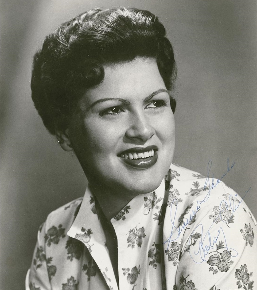 Patsy Cline poses for a Decca Records publicity portrait, 1960