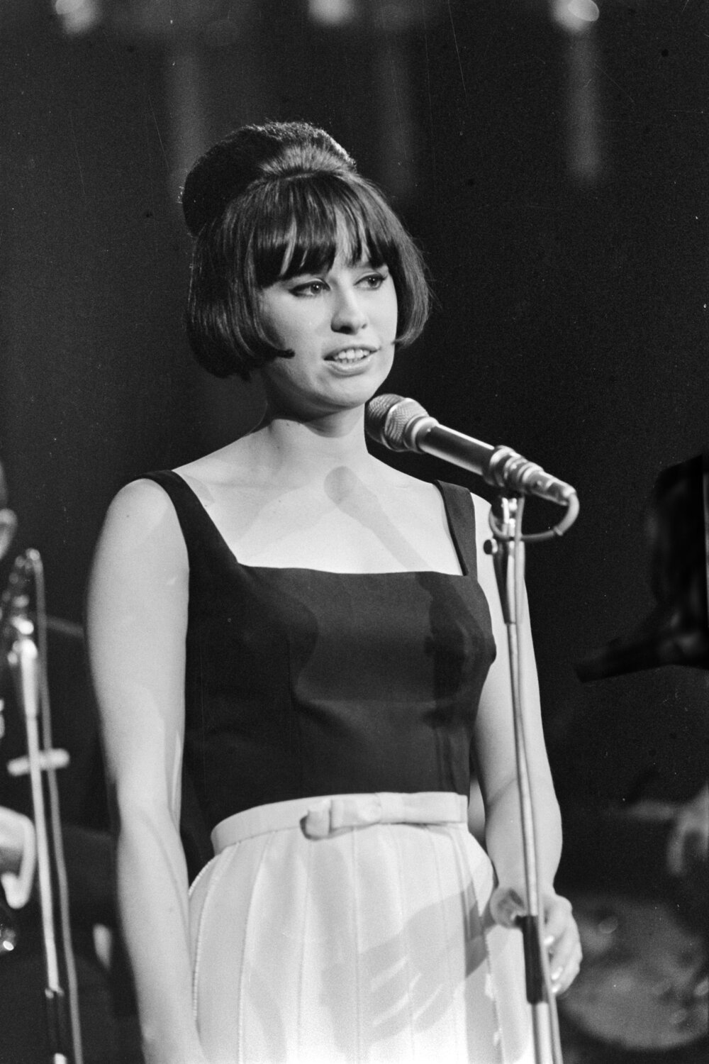 Astrud Gilberto performing in Amsterdam in 1966, the bossa nova voice behind The Girl from Ipanema