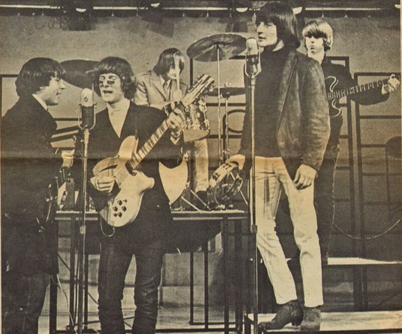The Byrds pose together in 1966