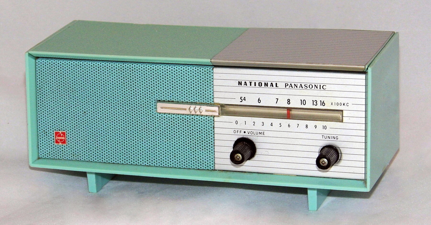 A 1962 National Panasonic transistor radio, the kind of set that carried Rhythm of the Rain into American living rooms in 1963